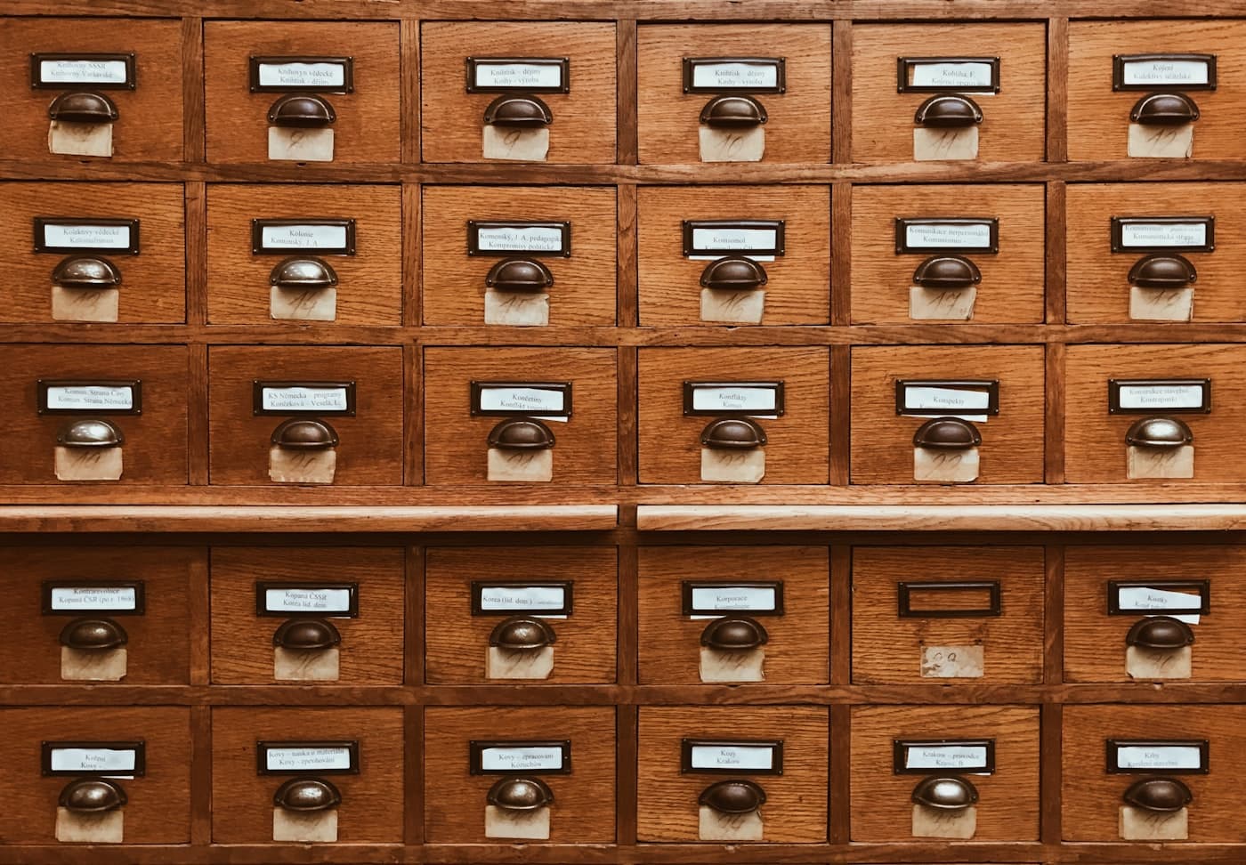 Database server hardware representing data storage choices